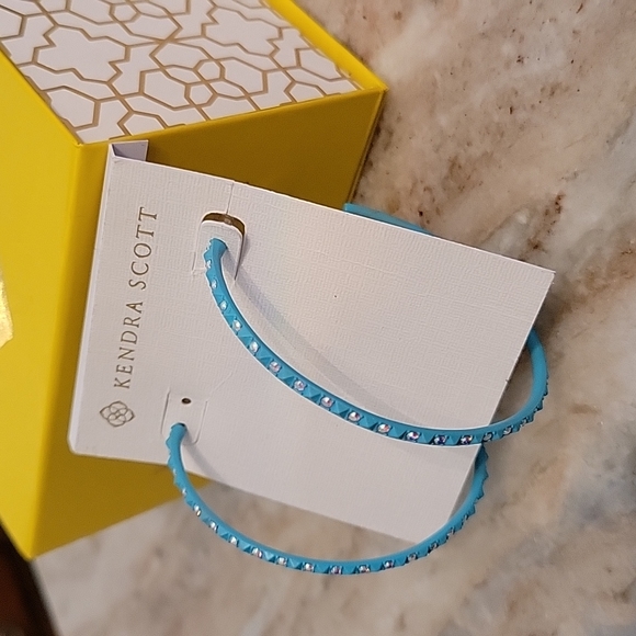 NWT Kendra Scott Val Hoops in Aqua Matte - Picture 4 of 4